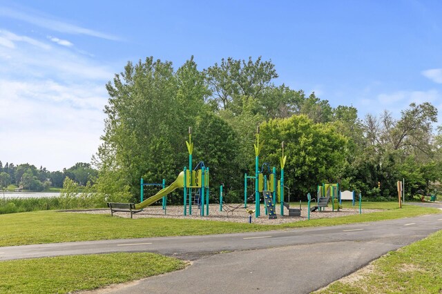 4207 Lakeside Ave N Unit 328, Brooklyn Center, MN 55429 - community play area with a lawn
