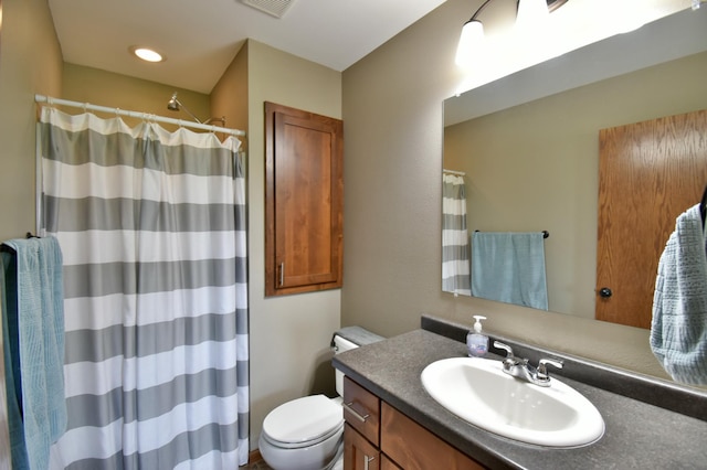 1756 34th St NE, Sauk Rapids, MN 56379 - bathroom featuring vanity and curtained shower