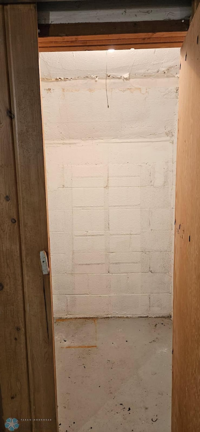 911 16th St N, Moorhead, MN 56560 - below grade area with concrete block wall