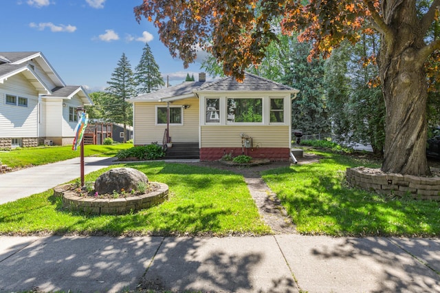 926 Bellows St, West Saint Paul, MN 55118 - bungalow-style home with a front yard