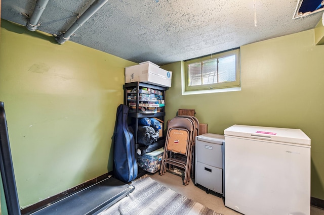 926 Bellows St, West Saint Paul, MN 55118 - laundry room with a textured ceiling