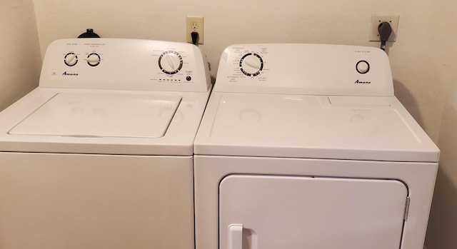 3155 Coachman Rd Unit 350, Eagan, MN 55121 - laundry room featuring washing machine and clothes dryer