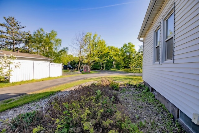 546 2nd St SE, Perham, MN 56573 - view of yard featuring view of scattered trees