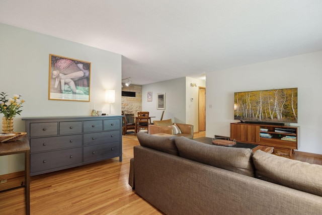5 Hillside Ct, Northfield, MN 55057 - living room featuring light wood-style floors