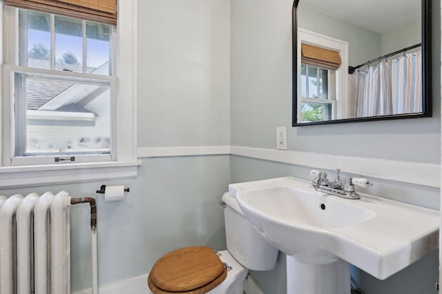 1310 Fairmount Ave, Saint Paul, MN 55105 - full bath with radiator heating unit and toilet