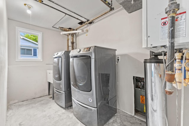 228 16th Ave SW, New Brighton, MN 55112 - washroom with washing machine and clothes dryer