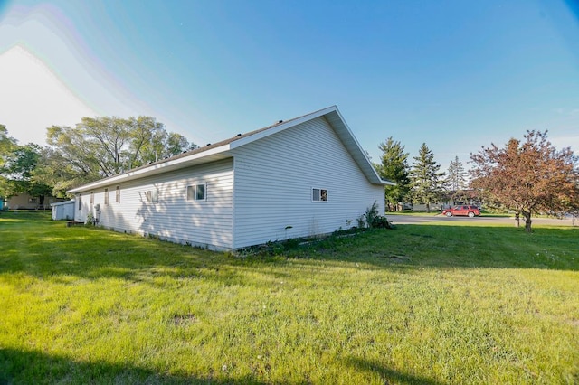 101 6th St NW, Perham, MN 56573 - view of side of property with a yard