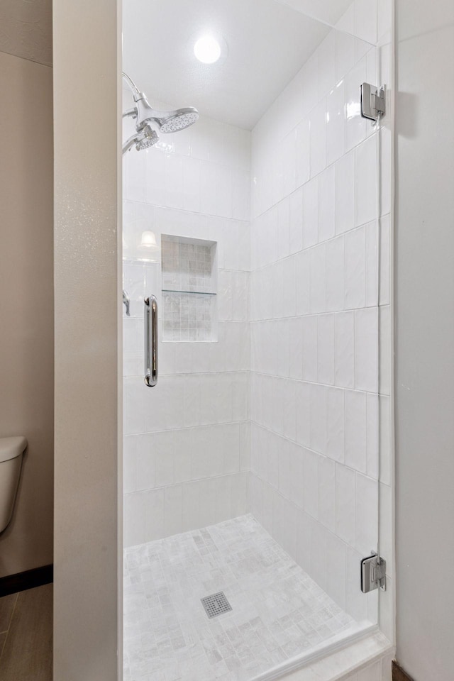 1429 10th Street Cir SE, New Prague, MN 56071 - full bath featuring a shower stall and toilet