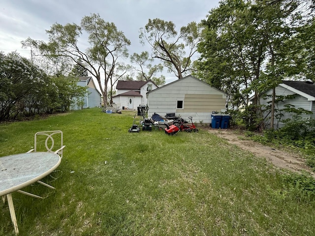 2812 6th Ave, Anoka, MN 55303 - view of green lawn
