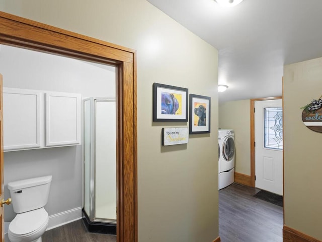 601 Kingsway Dr, Le Sueur, MN 56058 - laundry area with washer / clothes dryer, baseboards, and dark wood-type flooring