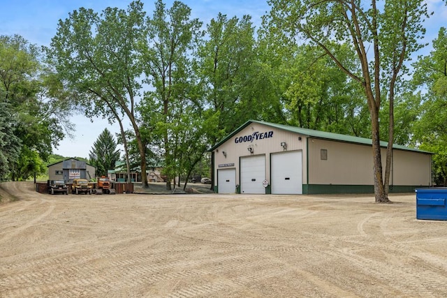 2511 Carver Ave E, Maplewood, MN 55119 - view of detached garage