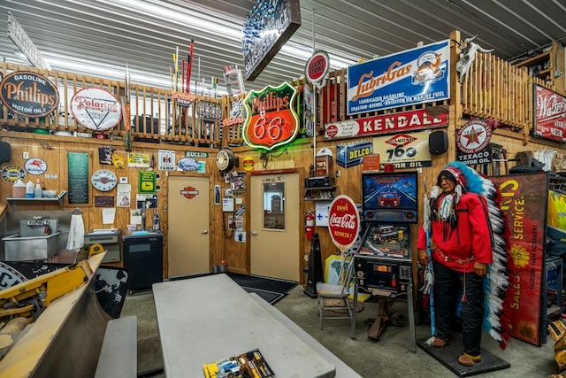 2511 Carver Ave E, Maplewood, MN 55119 - view of garage