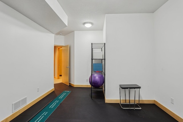 11560 Ashley Ct, Inver Grove Heights, MN 55077 - workout room featuring baseboards