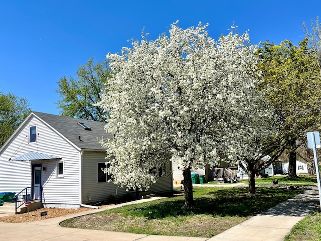 3372 Texas Ave S, Saint Louis Park, MN 55426 - view of front of property featuring a shingled roof