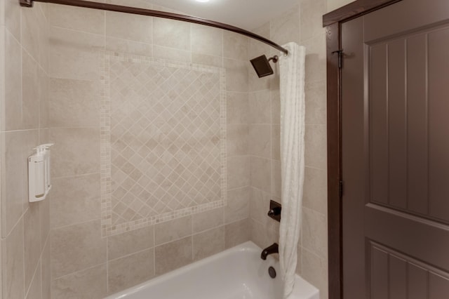 502 Cleveland Blvd W Unit 2400, Walker, MN 56484 - bathroom featuring shower / bathtub combination with curtain