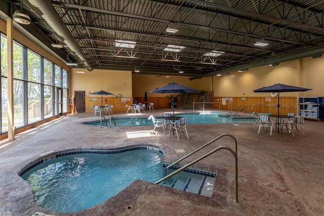 502 Cleveland Blvd W Unit 2400, Walker, MN 56484 - view of indoor community pool