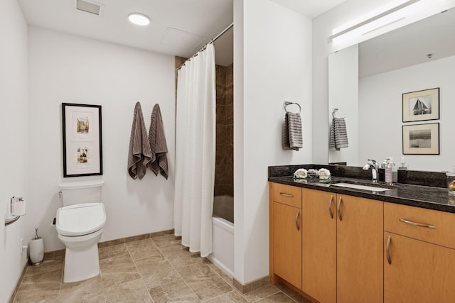 1240 2nd St Unit 822, Minneapolis, MN 55415 - full bathroom featuring vanity, toilet, shower / bath combination with curtain, and baseboards
