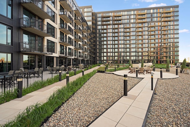 1240 2nd St Unit 822, Minneapolis, MN 55415 - view of property's community