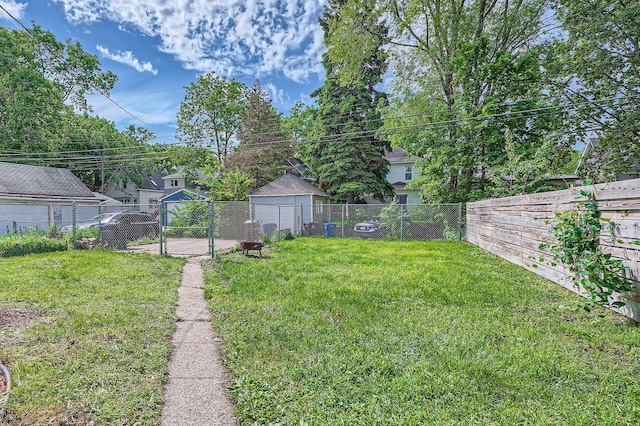 900 Charles Ave, Saint Paul, MN 55104 - view of yard with a gate