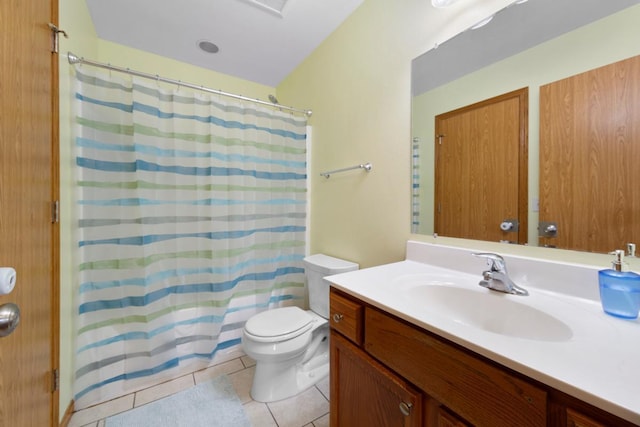 105 Owl Path, Mankato, MN 56001 - full bathroom featuring tile patterned flooring, toilet, vanity, and a shower with curtain