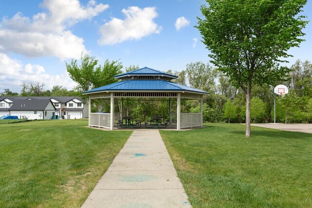 105 Owl Path, Mankato, MN 56001 - view of home's community featuring a gazebo and a lawn