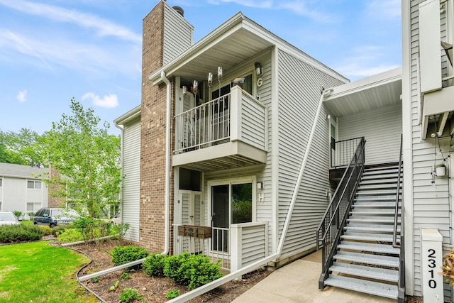 2310 Benson Ave Unit H, Saint Paul, MN 55116 - view of property with stairs