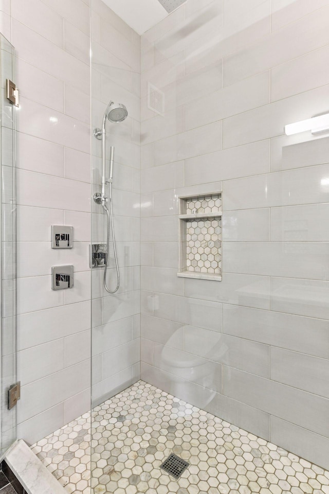 2845 Colfax Ave S Unit W305, Minneapolis, MN 55408 - bathroom with a shower stall