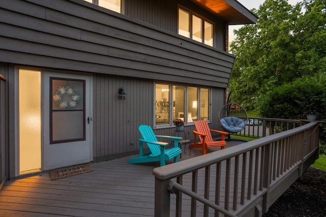 123 Windsor Ct, New Brighton, MN 55112 - view of wooden deck
