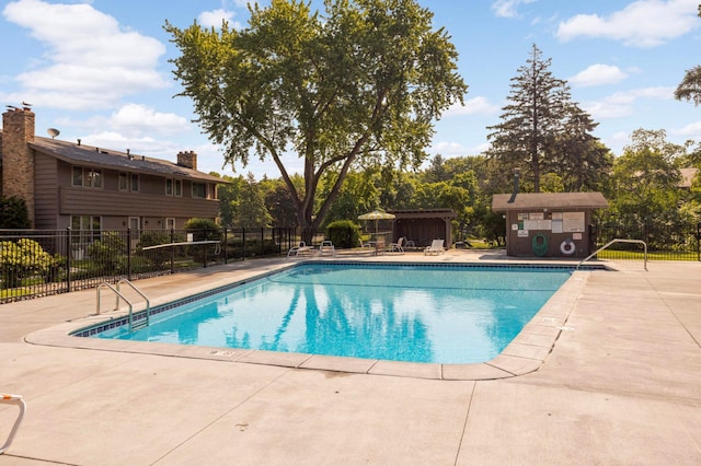123 Windsor Ct, New Brighton, MN 55112 - community pool with a patio