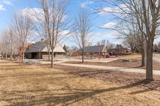 123 Windsor Ct, New Brighton, MN 55112 - view of yard