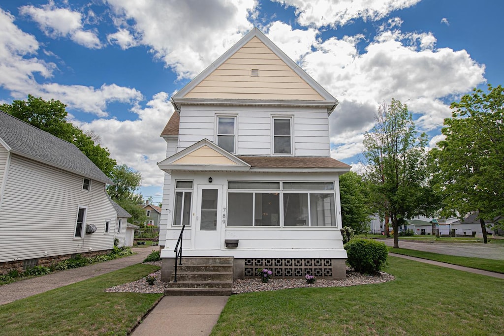 789 5th St, Winona, MN 55987 - photo 1