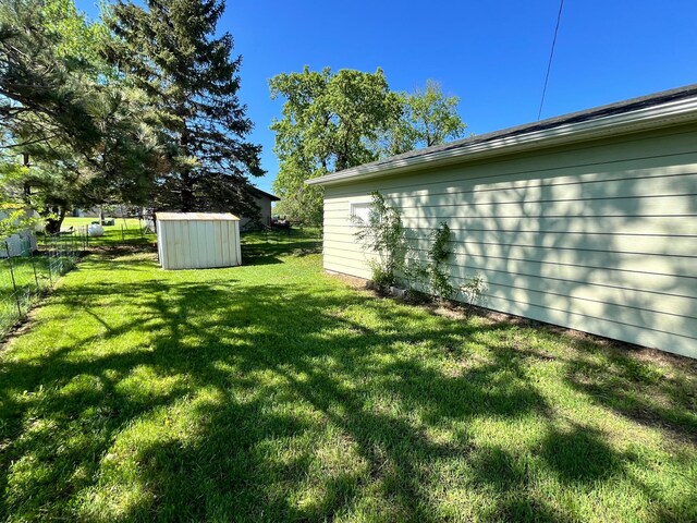 213 Lake Ave, Detroit Lakes, MN 56501 - view of yard