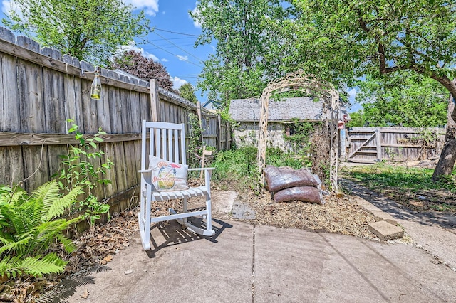 1107 Edmund Ave, Saint Paul, MN 55104 - fenced backyard featuring a patio