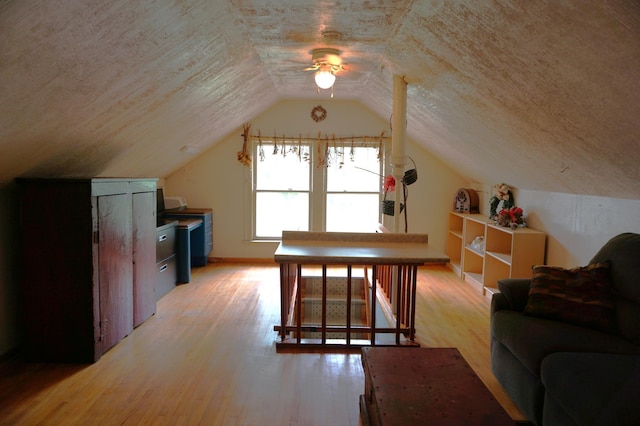 1107 Edmund Ave, Saint Paul, MN 55104 - bonus room featuring light wood-type flooring, a ceiling fan, and vaulted ceiling