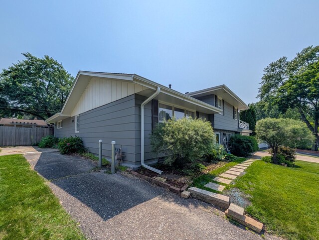 3466 Yukon Ave N, New Hope, MN 55427 - view of side of home