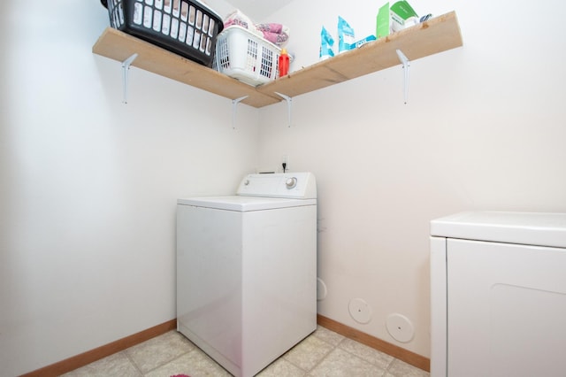 1810 41st Ave S, Moorhead, MN 56560 - laundry area featuring baseboards