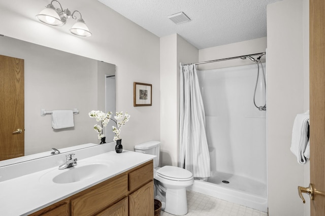12 3rd St NW, Saint Michael, MN 55376 - bathroom featuring vanity, a shower with curtain, and a textured ceiling