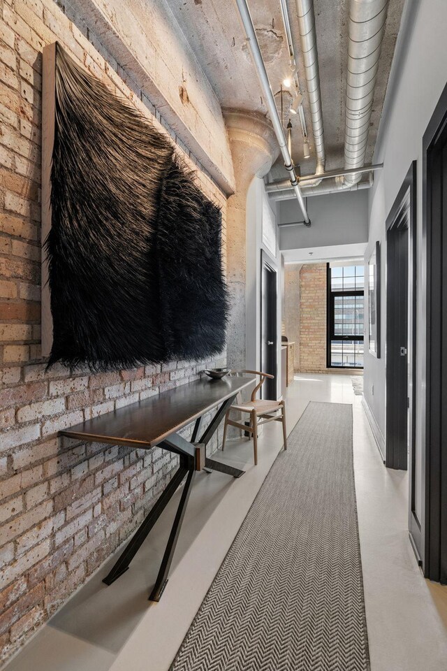 525 3rd St N Unit 511, Minneapolis, MN 55401 - hallway featuring finished concrete flooring