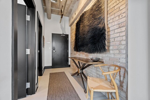525 3rd St N Unit 511, Minneapolis, MN 55401 - hallway with brick wall