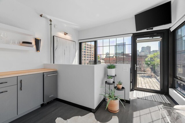 525 3rd St N Unit 511, Minneapolis, MN 55401 - bathroom with wood finished floors and a view of city