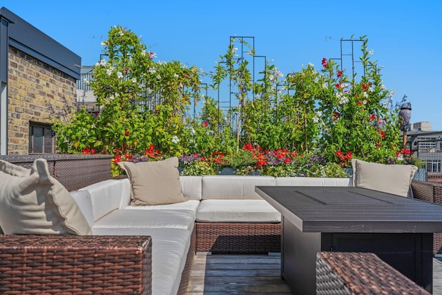 525 3rd St N Unit 511, Minneapolis, MN 55401 - wooden terrace with an outdoor living space