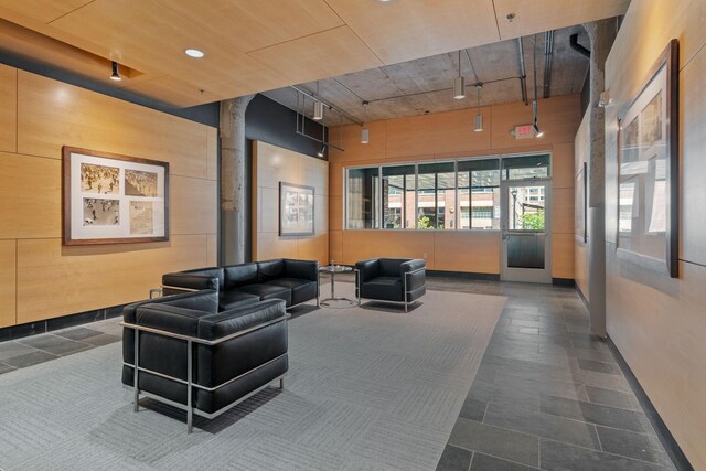 525 3rd St N Unit 511, Minneapolis, MN 55401 - community lobby with a high ceiling