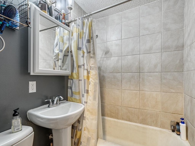7338 Silver Lake Rd, Mounds View, MN 55112 - full bath with shower / bath combination with curtain and toilet