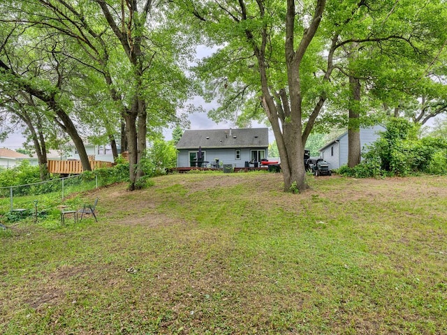7338 Silver Lake Rd, Mounds View, MN 55112 - view of yard