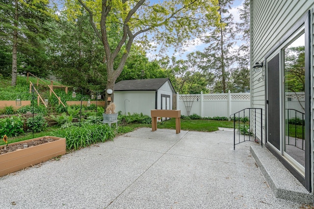 4248 Westview Dr, Shoreview, MN 55126 - fenced backyard with a patio area and a garden