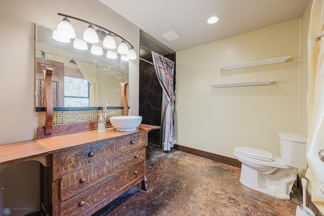 8416 141st Ave SE, Milnor, ND 58060 - full bathroom featuring toilet, vanity, baseboards, recessed lighting, and curtained shower