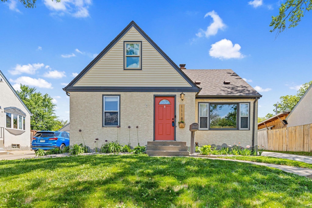 1118 Kennard St, Saint Paul, MN 55106 - view of front facade