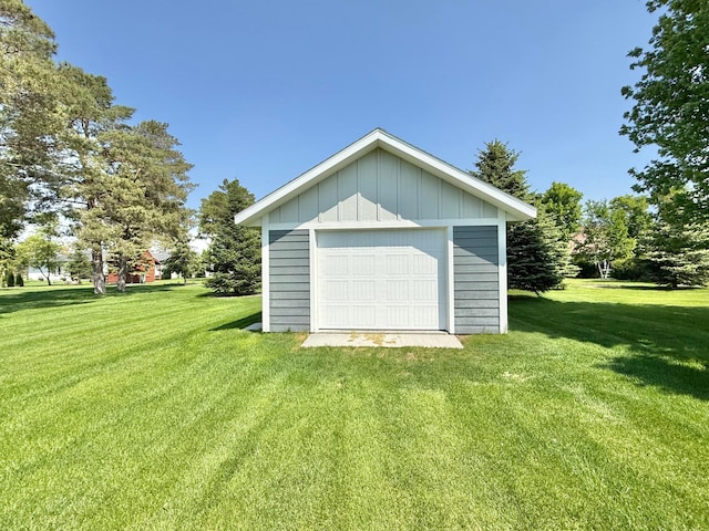 910 Lake Forest Cir, Detroit Lakes, MN 56501 - view of detached garage