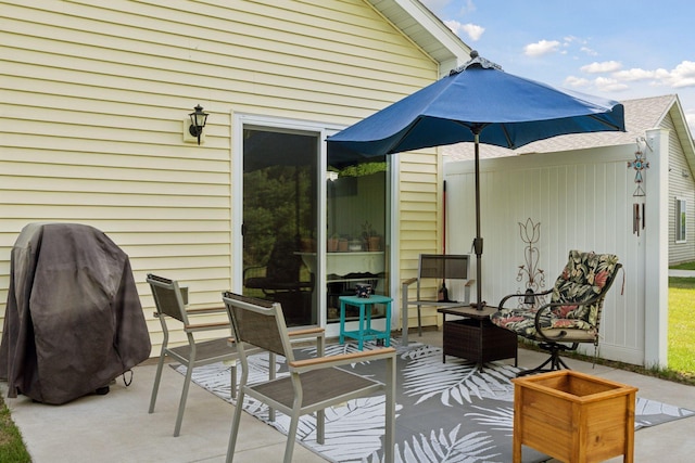 134 9th Ave NE, Isanti, MN 55040 - view of patio / terrace