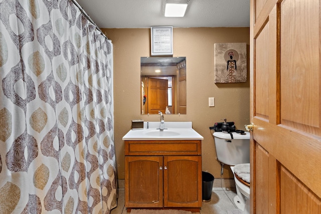 239 Buron Ln S, Saint Paul, MN 55075 - bathroom featuring toilet, vanity, tile patterned flooring, and a shower with curtain